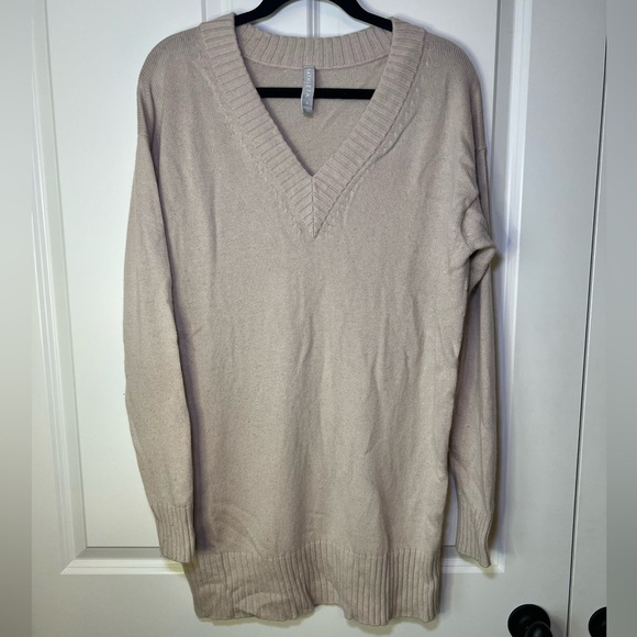 Athleta Wool Cashmere V-Neck Tunic Sweater - Picture 1 of 9